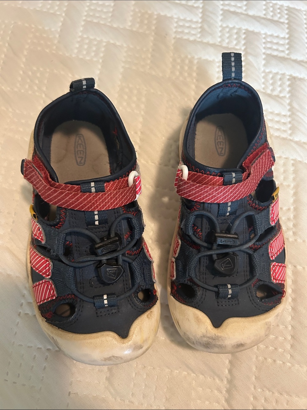 Keen little kids size 11 Navy and Red Closed-Toe Sandals